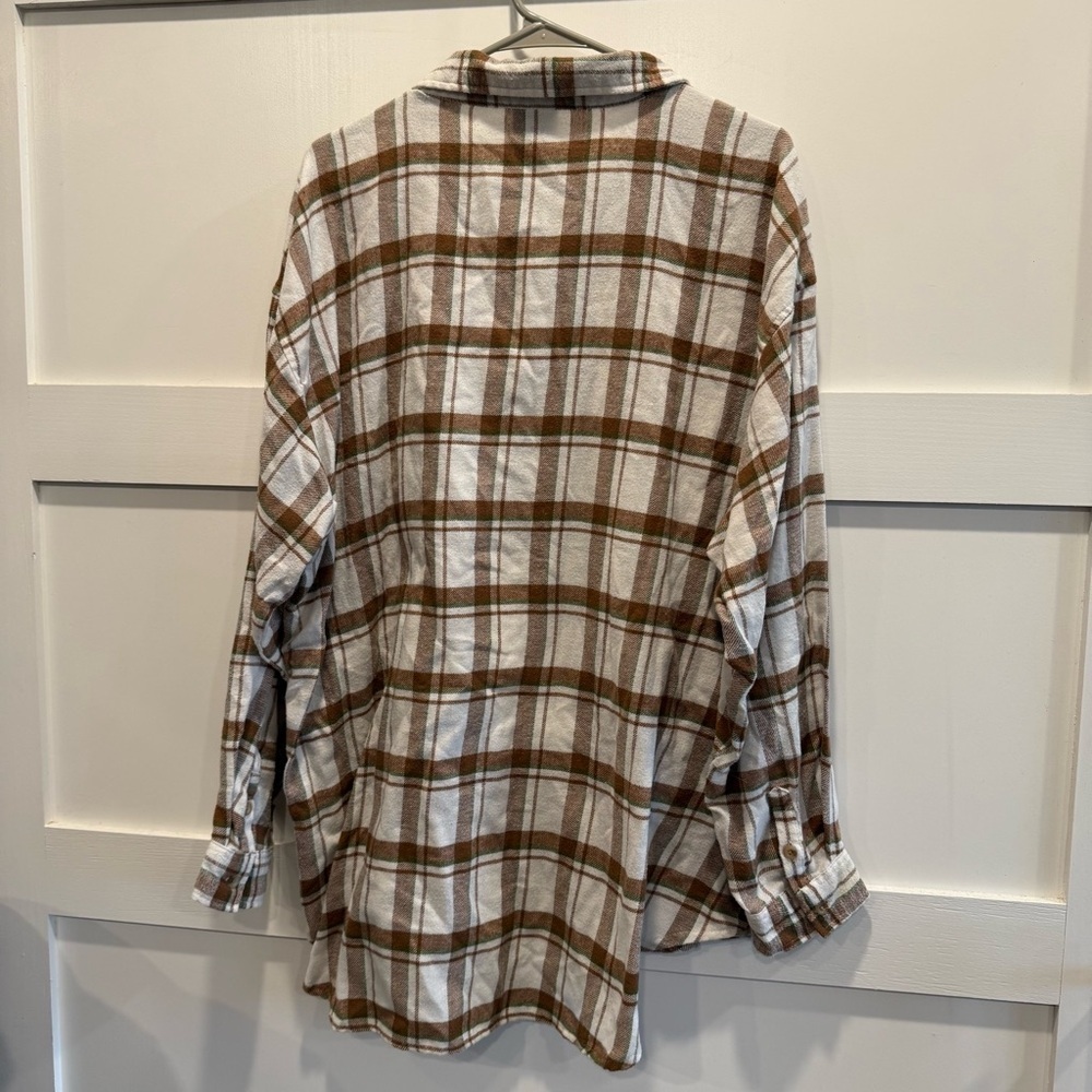 Rue21 Women’s White and Brown Plaid Flannel - Picture 5 of 6